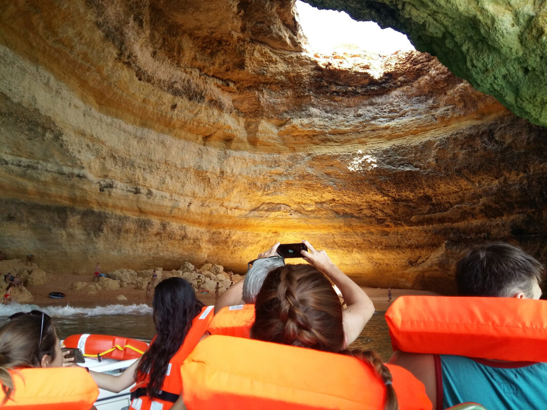 5bc464250cb50351674193